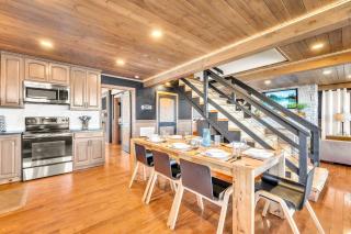 Attitude Adjustment Cabin with hot tub fire pit & indoor pool - 2