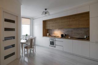 SkyHouse City View 1 5BR Apartment Enclosed Balcony - GrandStay - 3