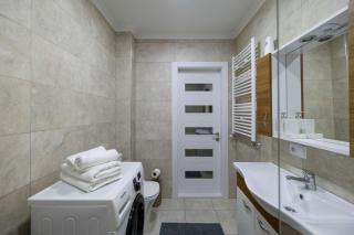 SkyHouse City View 1 5BR Apartment Enclosed Balcony - GrandStay - 1