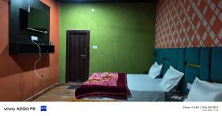 Hotel Gopi Dham - 9