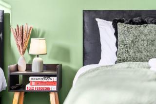 New 4 Bed House - Sleeps 6 - Parking - Wifi - 2 Bath - 5