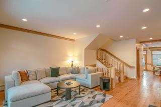 Big Sky Getaway - Fireplace Pool Access - 5