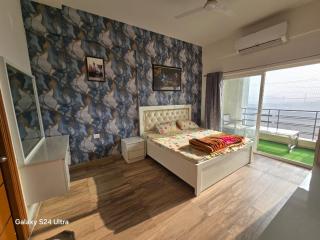 Premium Suite 1bhk Paramount - 0