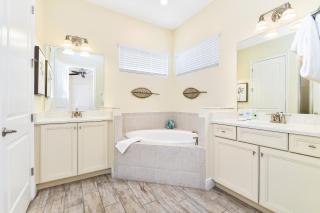 Seashell Cream Cottage With Private Pool Near Disney With Margaritaville Resort & Island H2O Access - 8037St - 4