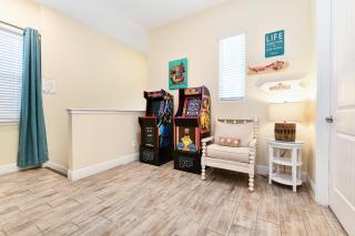 Seashell Cream Cottage With Private Pool Near Disney With Margaritaville Resort & Island H2O Access - 8037St - 1