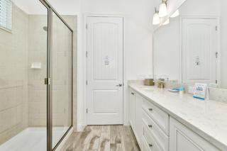 This Pink Cottage Near Disney With Margaritaville Resort & Island H20 Access - 8141Su - 8