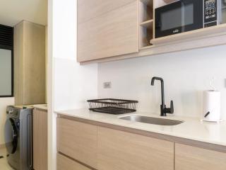 NOK Spectacular 3 BR w Balcony in Laureles Medellin - 1