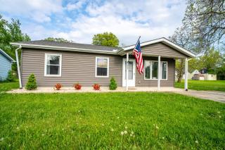 Lake Erie BreezeYour Restful Vermilion 3BR Vacation Home close to Cedar Point - 8