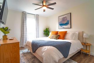 Lake Erie BreezeYour Restful Vermilion 3BR Vacation Home close to Cedar Point - 6