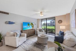 Walkout condo with beach access, pool and pickleball - 7