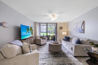 Walkout condo with beach access, pool and pickleball - 6