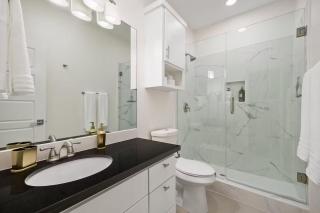 Luxurious Condo with Pool & Garage Close to Shopping - 4