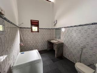 Serene 2BR Vacation Home AC Suburban Sanctuary - 3