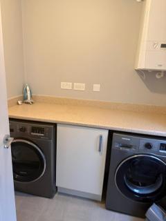 Spacious Modern 4-Bedroom Detached Home in Corby - 3