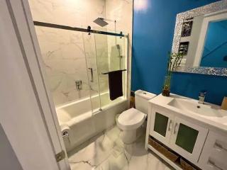 Private Patio Farmrs Mrkt Windsor Canada - 6