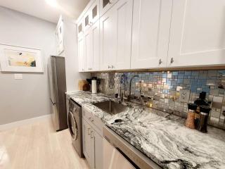 Private Patio Farmrs Mrkt Windsor Canada - 7