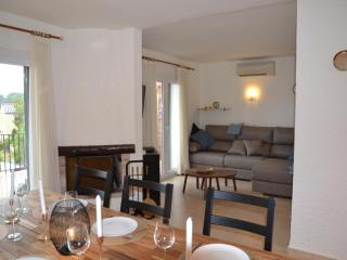 Casa bien cuidada con piscina comunitaria, terrazas y cerca de la playa en L'Estartit - ES-323-42 - 2