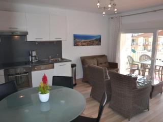 Apartamento Reformado con Estilo, Cerca de la Playa, para Familias, con Terraza y Parking - ES-323-50 - 6