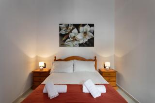 Cosy 3BR Maltese Townhouse - Close to Valletta by Isola360 - Luqa - 9