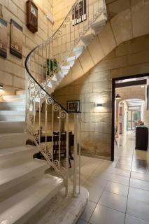 Cosy 3BR Maltese Townhouse - Close to Valletta by Isola360 - 2