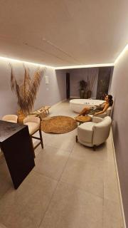 Mahalo Exclusive Boutique - 9