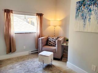 1 bdrm plus Den Juliet balcony 24-7Gym Windsor ON - 2