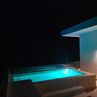 Stylish Penthouse with breathtaking oceanviews and private rooftop pool - 2