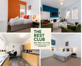 DiscountsContractorsWIFIFree ParkingSmart TV - 3