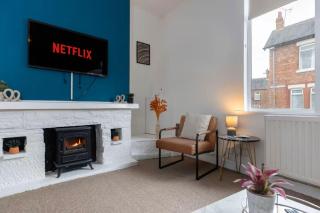 DiscountsContractorsWIFIFree ParkingSmart TV - 2