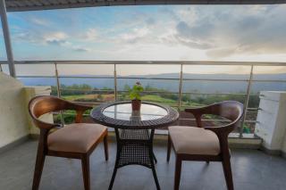 Strawberry King Resort - 6