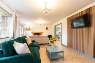 Hot Tub Free Parking 5 Bedroom Large Space - 7