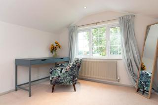 Hot Tub Free Parking 5 Bedroom Large Space - 4