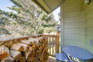 2 Mi to Eagle Lodge! Multi-Level Haven with Hot Tub - 8