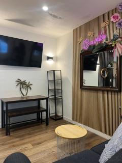 Stunning Little Havana Suites Close to airport, Calle Ocho, Brickell, Wynwood and the Beaches - Free Parking - 8