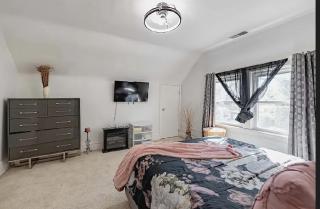 Private Rooms in a Spacious 4-Bedroom Home - 9