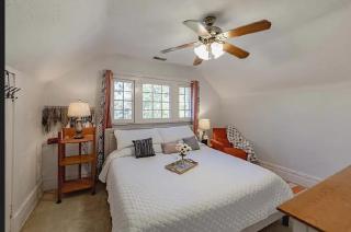 Private Rooms in a Spacious 4-Bedroom Home - 5