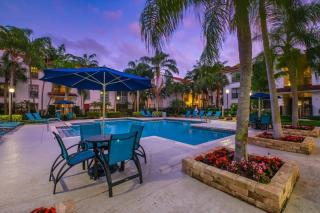 Serene Waterfront 2BR Poolside Living in FTL - 5
