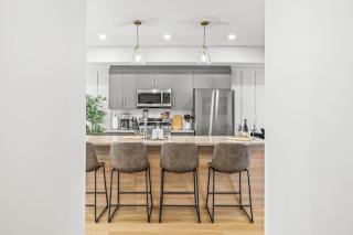 Skyridge Mountain Retreat 4BR with BBQ Near Banff - 3