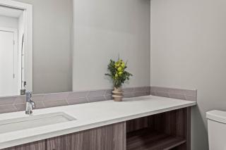 Cozy 3BR Mountainside Haven Near Banff - 5