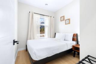 Scenic 3BR Townhouse with Mountain Views Near Banff - 8