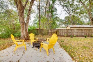 Relax Fireside Family Home 6 Mi to Dtwn Beaufort! - 0