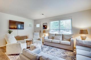 Relax Fireside Family Home 6 Mi to Dtwn Beaufort! - 8