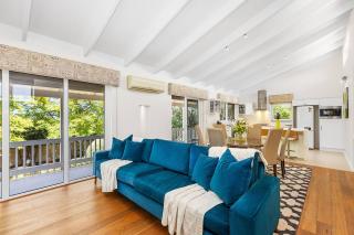 The Classic Brick Charm with spacious garden - 9