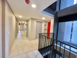 Central Loft Near Airport, US Embassy & Corferias - 8