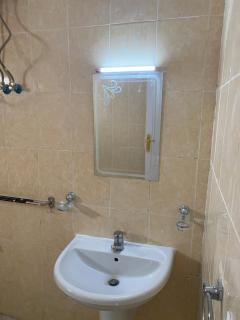 Ritz Apartments - By Sinai Stays - 9