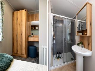 No 28 - The Oaks - 9