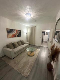 Gateshead - 2 bedrooms Sleeps 5 free parking - 9