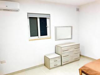 Modern Cozy Apartment with Terrace & Valley View in Central Msida - 4