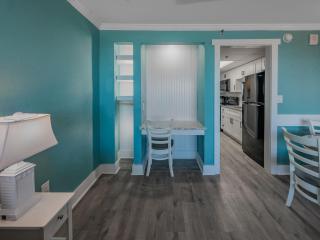 Immaculate Ocean Front Condo With Fireplace! 1BR King Suite - Sleeps 6! - Caribbean Resort 427 - 8