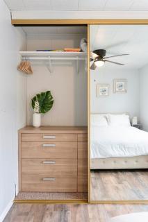 Entire house Pet Friendly w gated backyard Boeing - 1